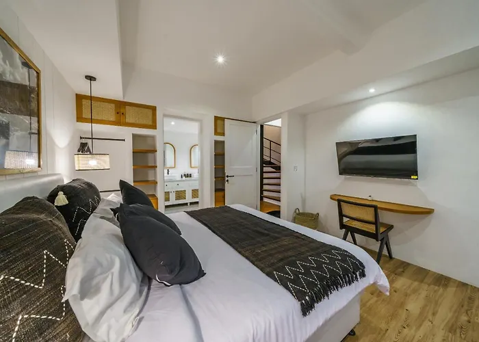 Noumea - Classy Smart 3bd In Canggu!