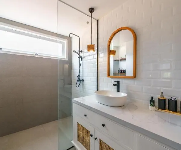 Villa Noumea - Classy Smart 3bd In Canggu!